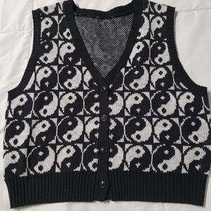 Black and White Yin Yang Patterned Cardigan Vest